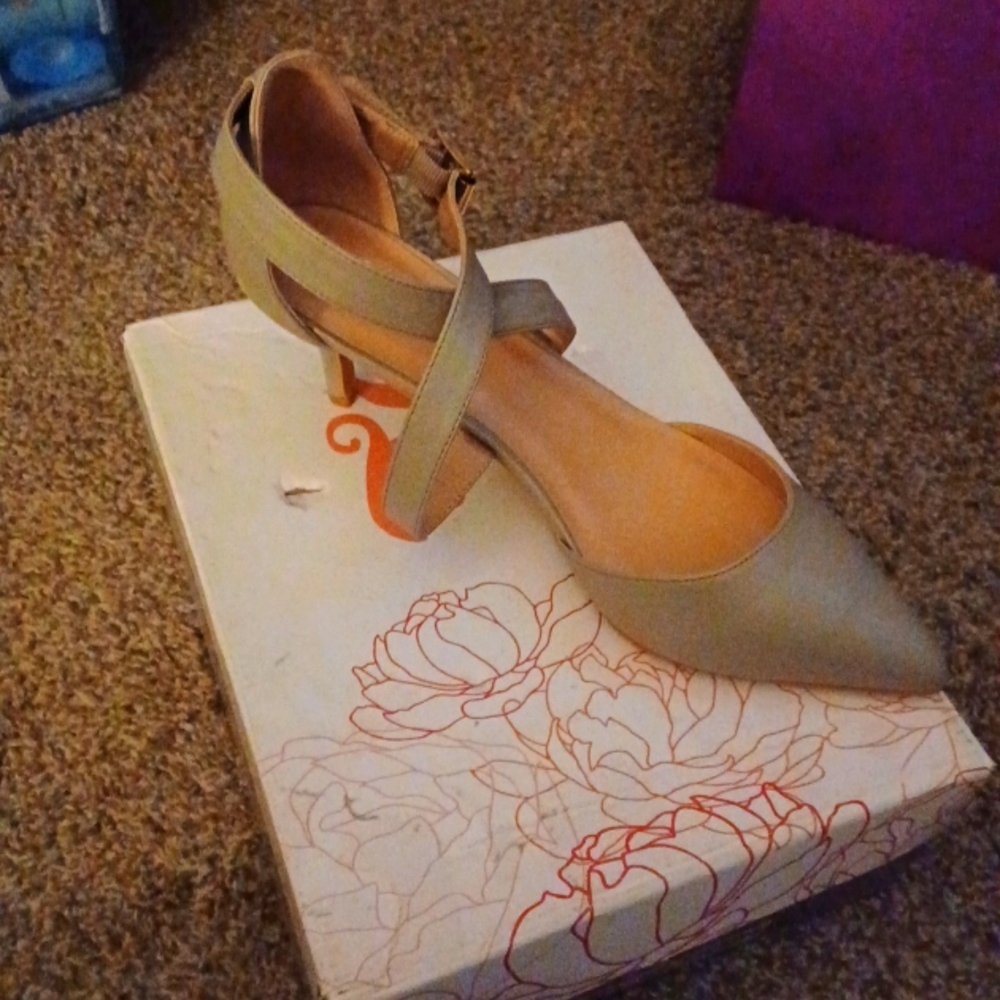A Beautiful Grey ankle strap pump